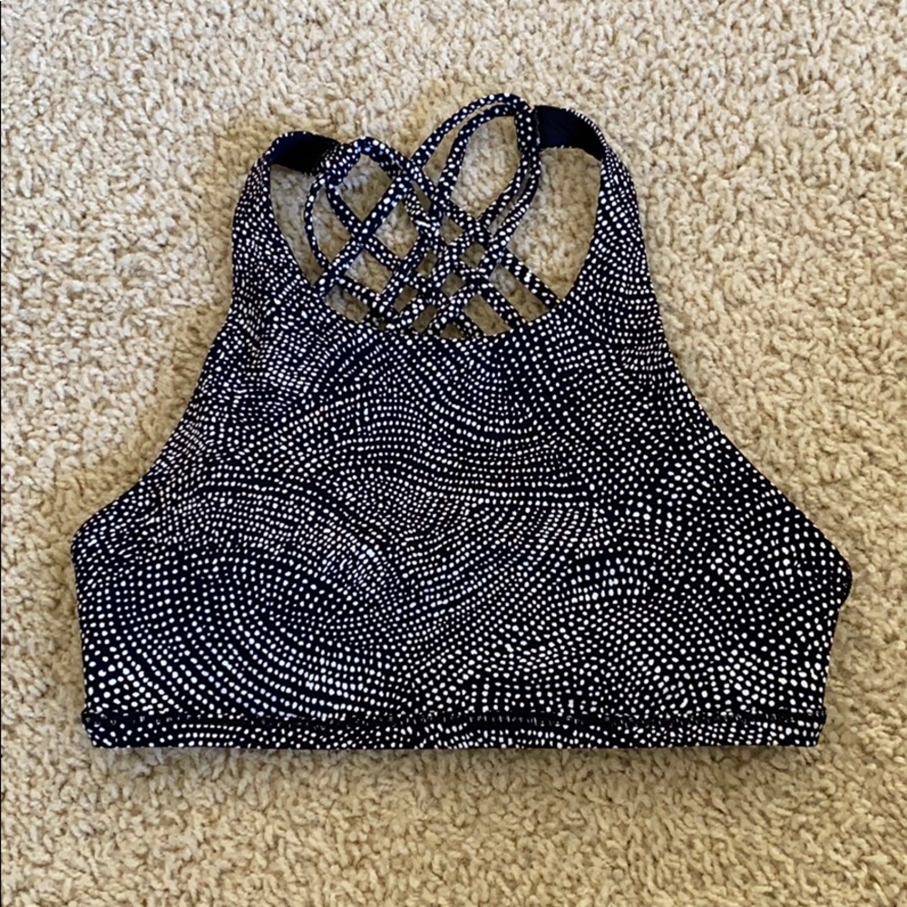 Lululemon Free to be Wild High Neck - SZ 4